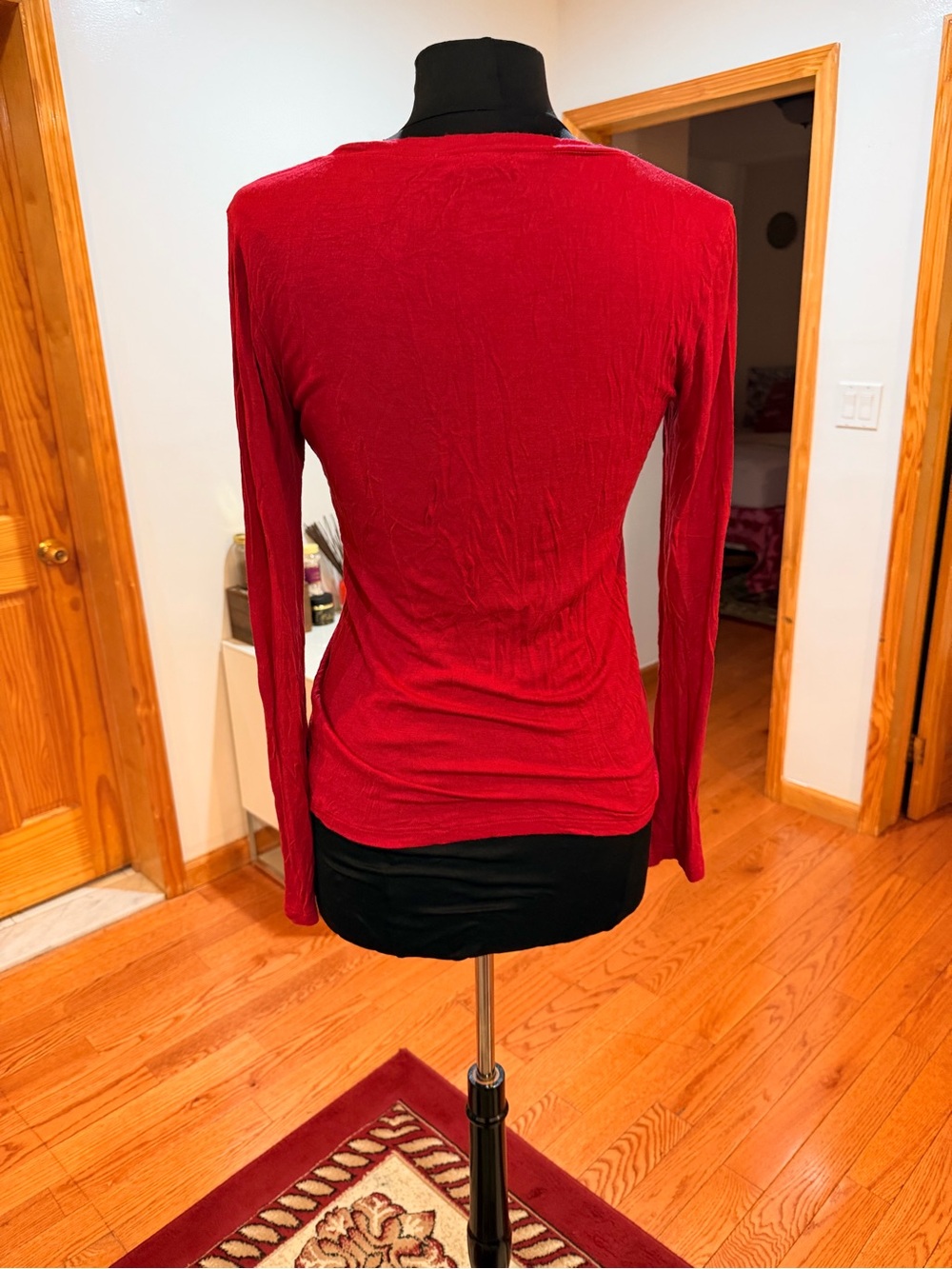 ZENANA OUTFITTERS Grane Red V-Neck Long Sleeve Soft Stretch top Size L - Picture 2 of 10